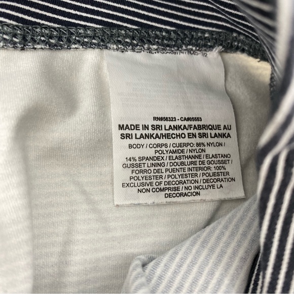 Nike Black & White Legendary Horizon Capri Leggings - Picture 7 of 8